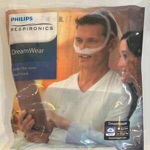 Phillips DreamWear under the nose, nasal medium frame w/ headgear CPAP